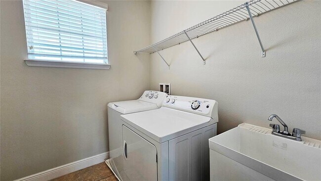 Building Photo - 11630 Brickyard Pond Ln