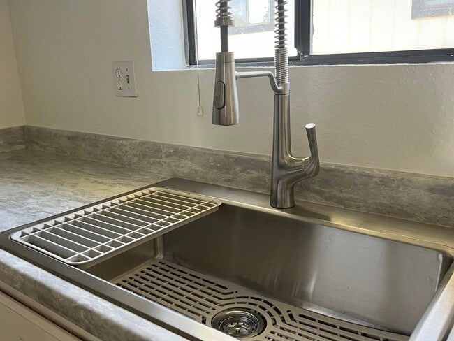 Building Photo - 1147 S Marshall St