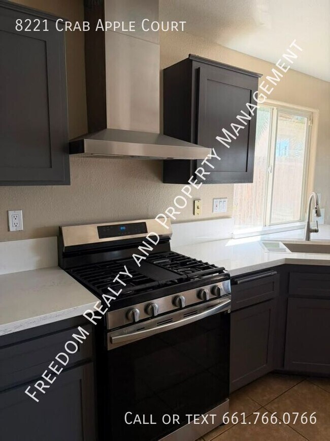 Building Photo - 8221 Crab Apple Ct