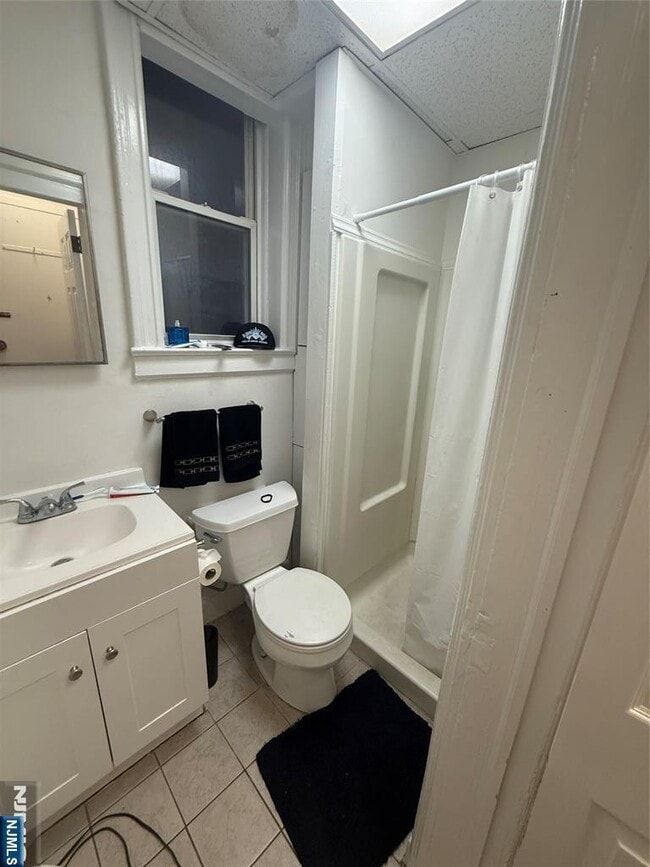 Building Photo - 322 Anderson Ave