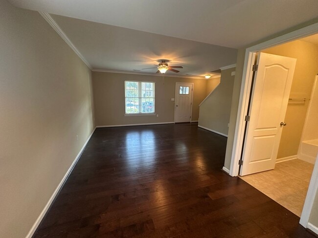 Building Photo - Tavern Grove Townhome in Campbell County-N...