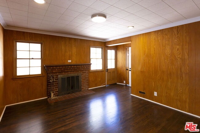 Building Photo - 2547 Canyon Dr