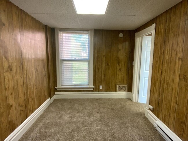 Building Photo - 25 W 4th St