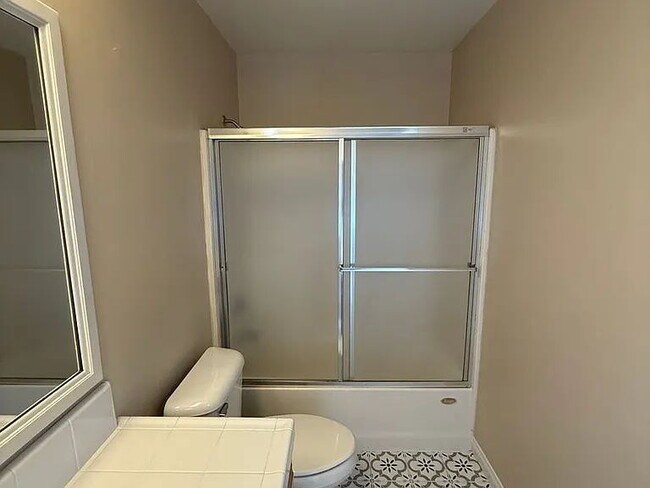 Building Photo - Beautiful 3 bedroom 2 bath home home in The Seasons!