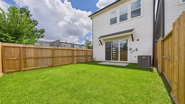 Building Photo - 6732 Lozier St