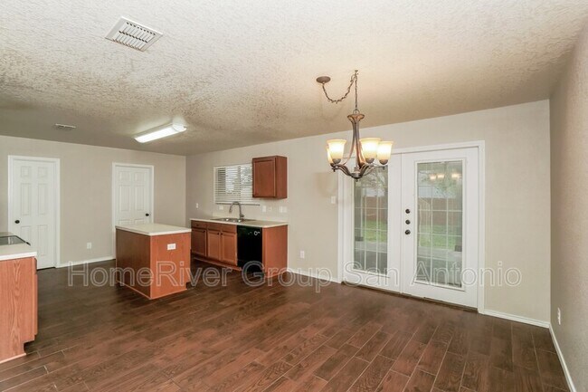 Building Photo - 4402 Waldon Pond