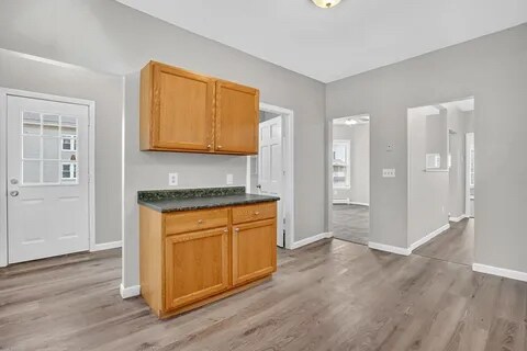 Building Photo - 528 Broadway St