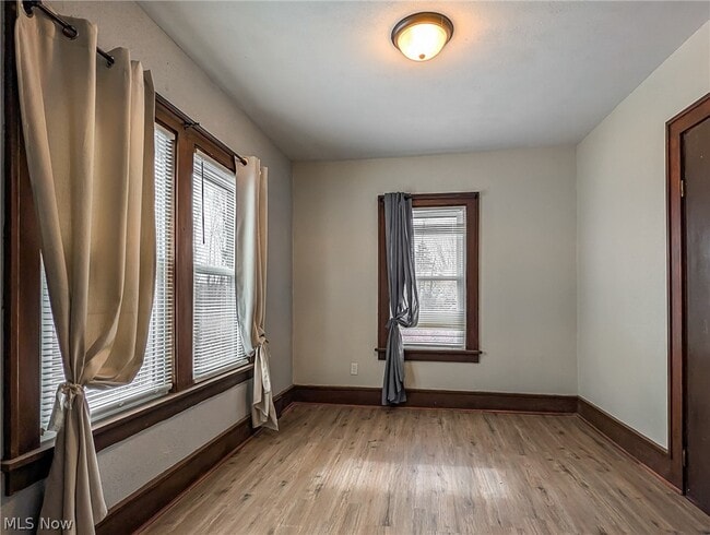 Building Photo - 1268 Pondview Ave