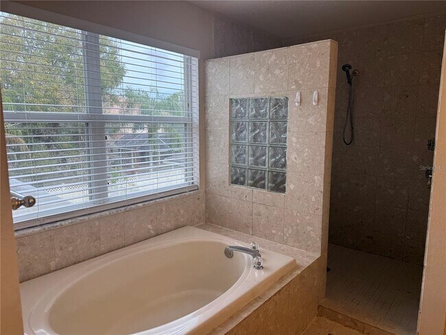 Building Photo - 9212 Meadow Ln Ct