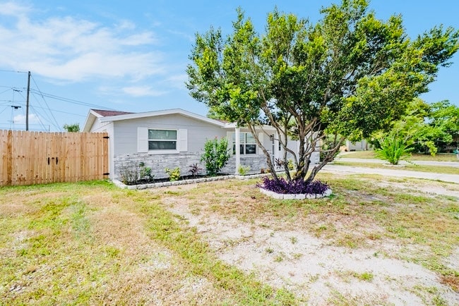 Building Photo - 4744 Guardian Ave