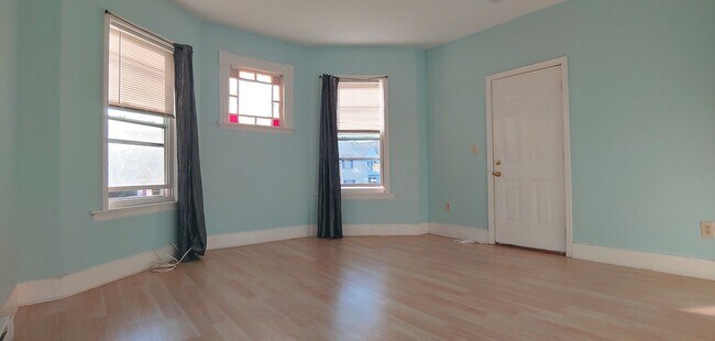 Building Photo - 58 Paine St