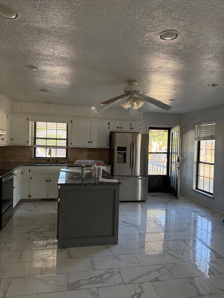 Building Photo - 11301 Windmill Pl