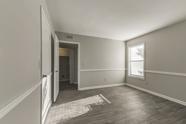 Building Photo - Charming 2BR Condo in Atlanta