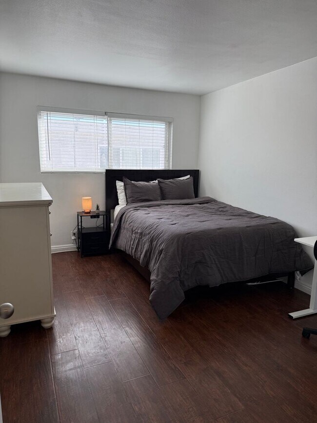 Building Photo - Furnished Top-Floor West LA Townhome Near Sawtelle and UCLA