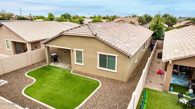 Building Photo - 3514 E Cowboy Cove Trail