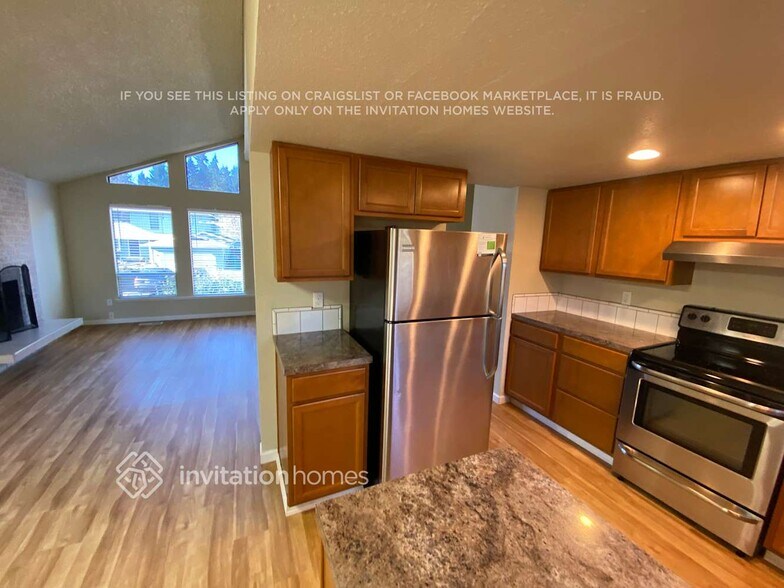 Building Photo - 33628 27th Pl SW