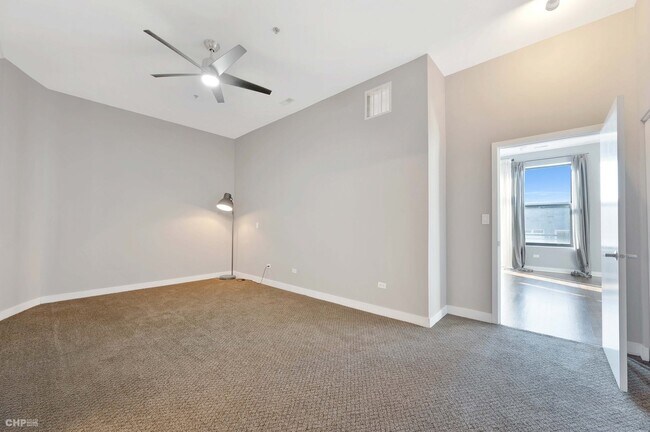 Building Photo - 2 S Leavitt St