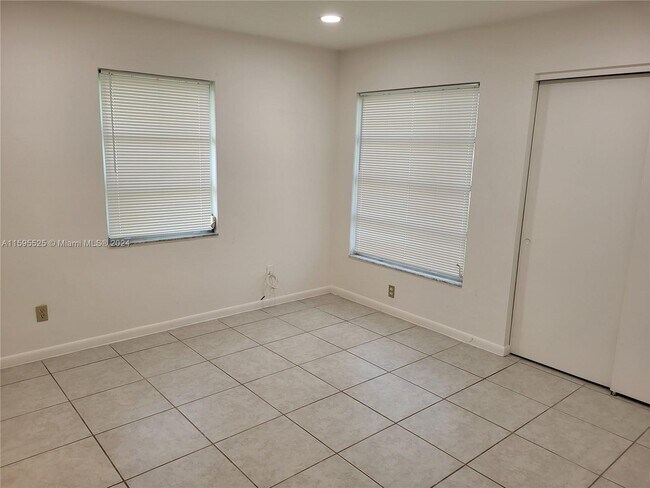 Building Photo - 208 Oakmont Pkwy