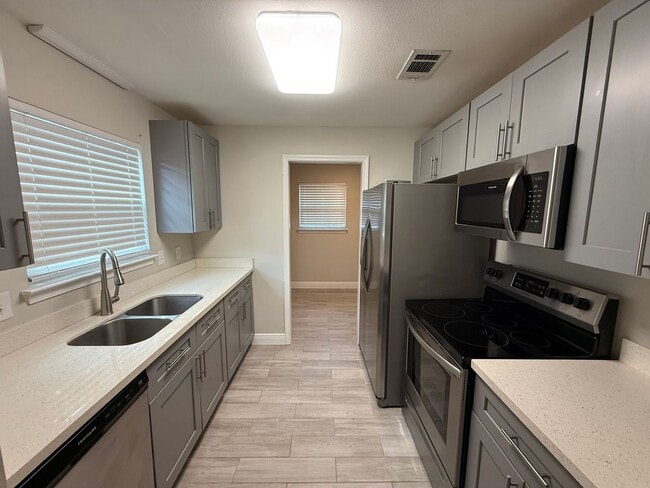Building Photo - Gulf Breeze - Santa Rosa Shores - 2 bedroom, 1 bathroom