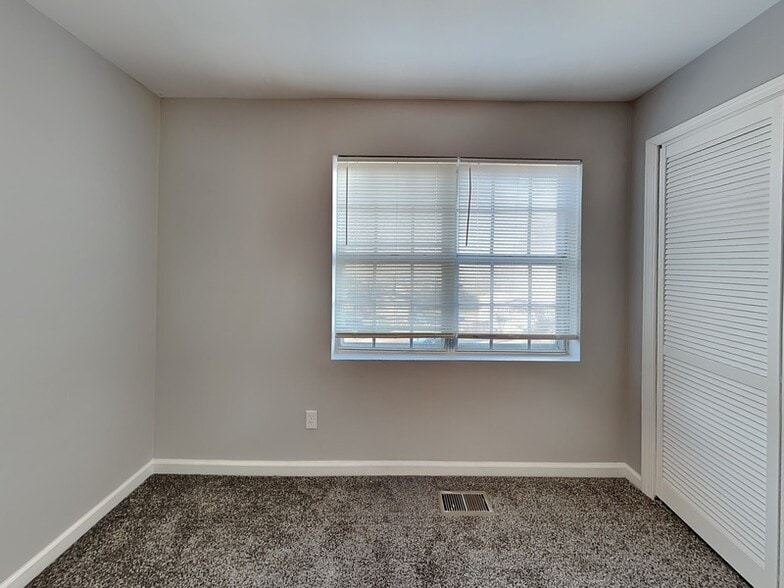 Building Photo - 5835 Brenda Dr