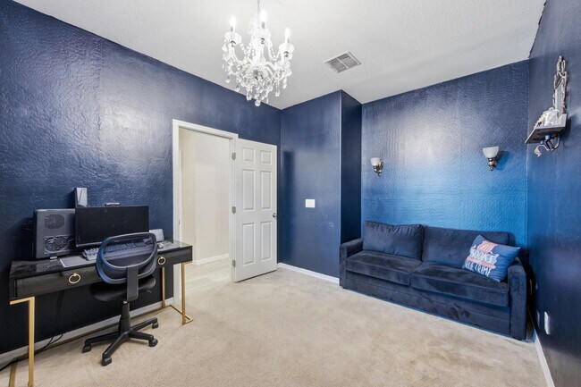 Building Photo - 21359 W Alvarado Rd