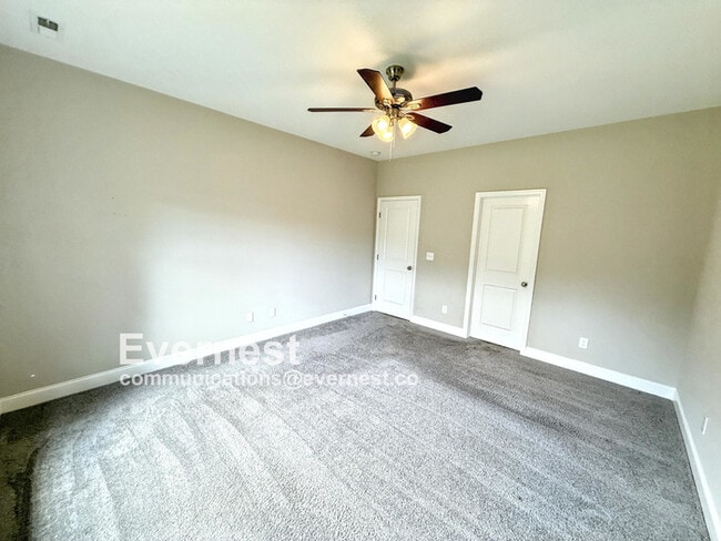 Building Photo - 104 River Pointe Dr