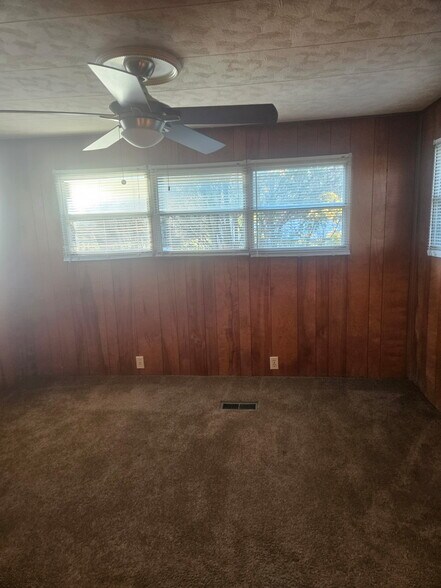 Building Photo - 83 Steele Rd