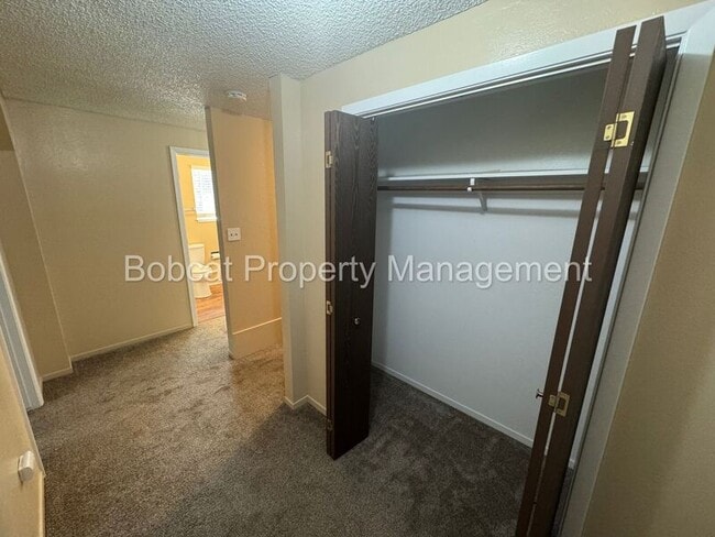 Building Photo - 20 Bodie Dr