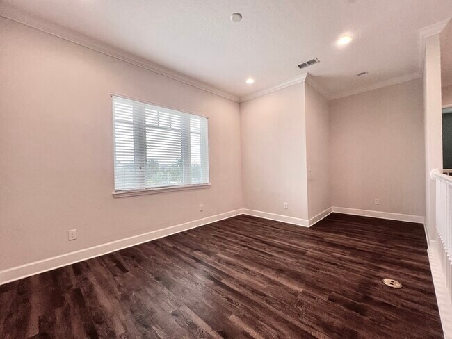 Building Photo - Elegant 2-Story Home, Certified Energy-Eff...