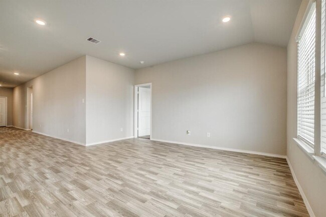 Building Photo - 217 Pecos Dr
