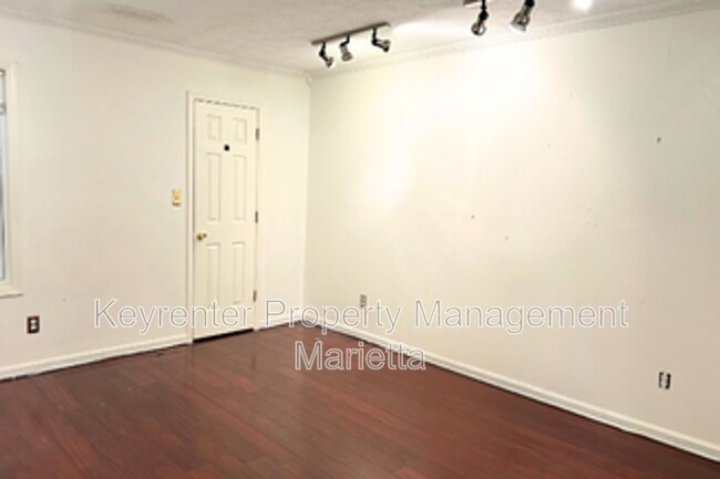 Building Photo - 2654 Stoney Creek Rd SE
