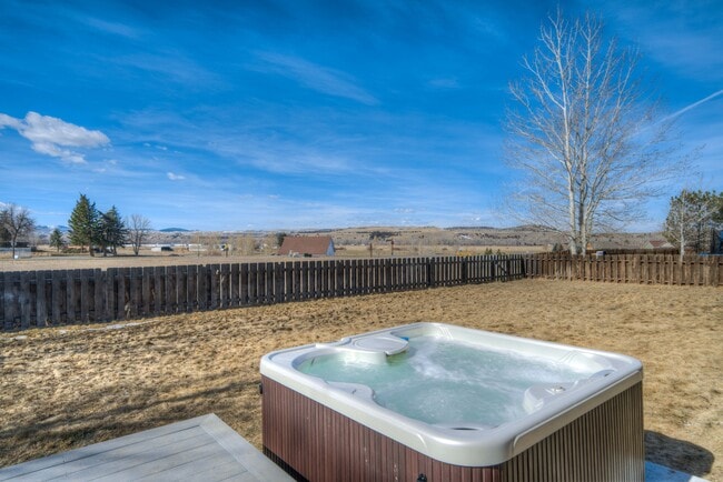 Building Photo - 32 E Clara Ct