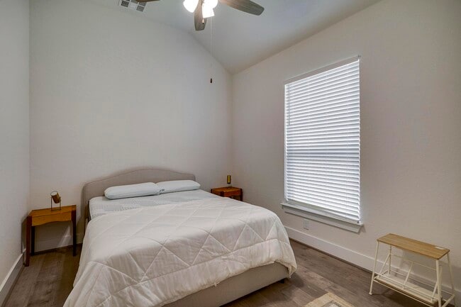 Building Photo - 7038 Cantera Manor Blvd