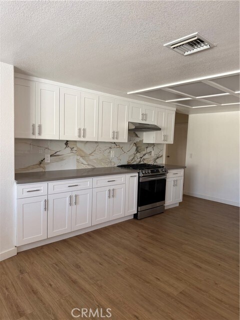 Building Photo - 17712 Siskiyou Rd