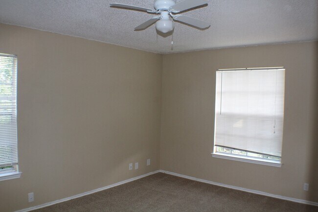 Building Photo - 5216 Meadow Field