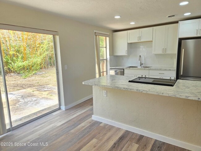 Building Photo - 34 E Azalea Cir