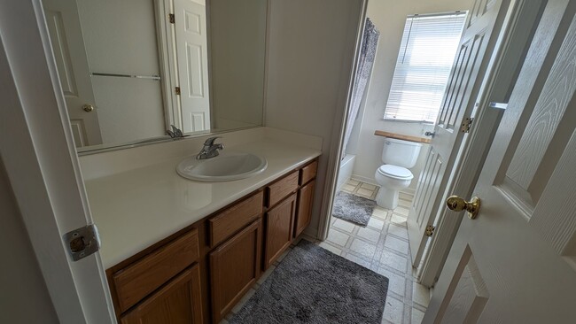 Building Photo - Experience Modern Comfort in This Newer Sp...