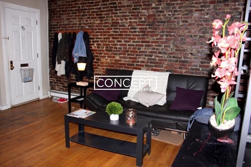 Building Photo - 15 Garden St