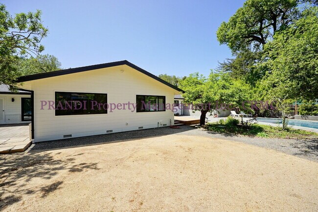 Building Photo - All New!  Fabulous 3 bedroom Fairfax house...