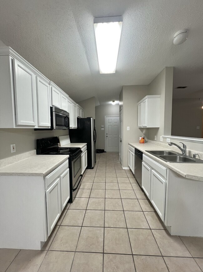 Building Photo - 6542 88th St