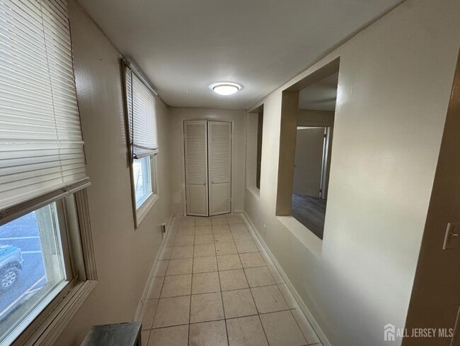 Building Photo - 379 Market St