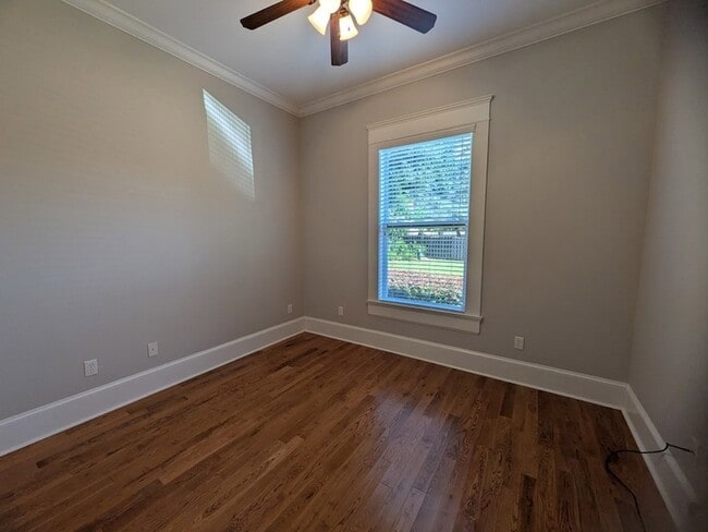 Building Photo - 124 Pepperdine Ct
