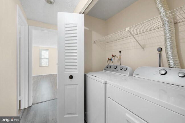 Building Photo - 26008 Brigadier Pl