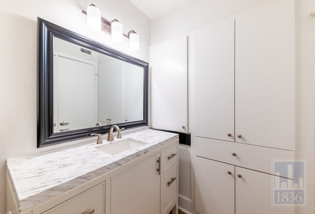 Building Photo - 7801 Shoal Creek Blvd