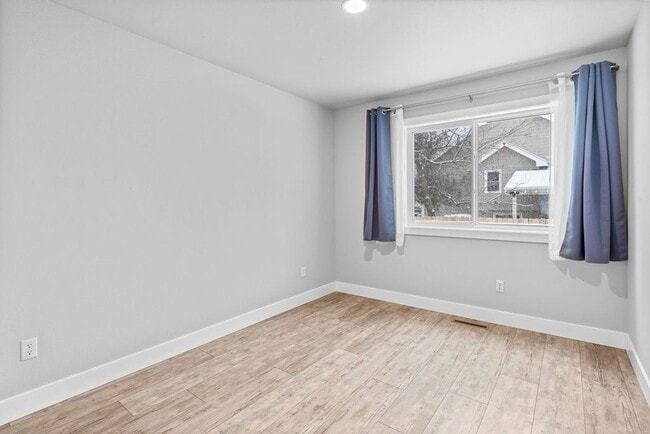 Building Photo - 1613 Barnwood Dr
