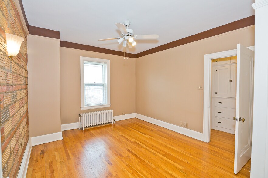 Building Photo - 327 Southfield Rd
