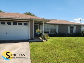 Building Photo - 2317 NE 23rd Pl