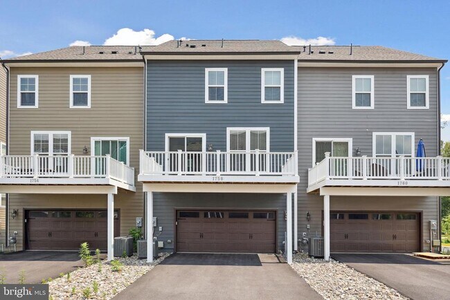 Building Photo - 1758 Autumn Maple Leaf Dr