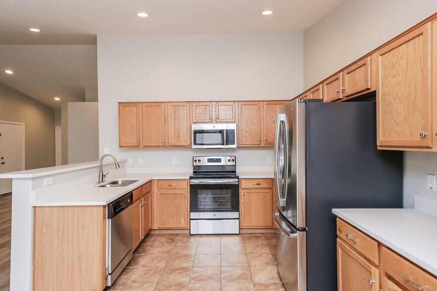 Building Photo - 4890 E Shapinsay Dr