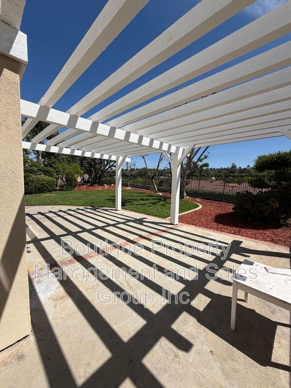 Building Photo - 28372 Via Nandina